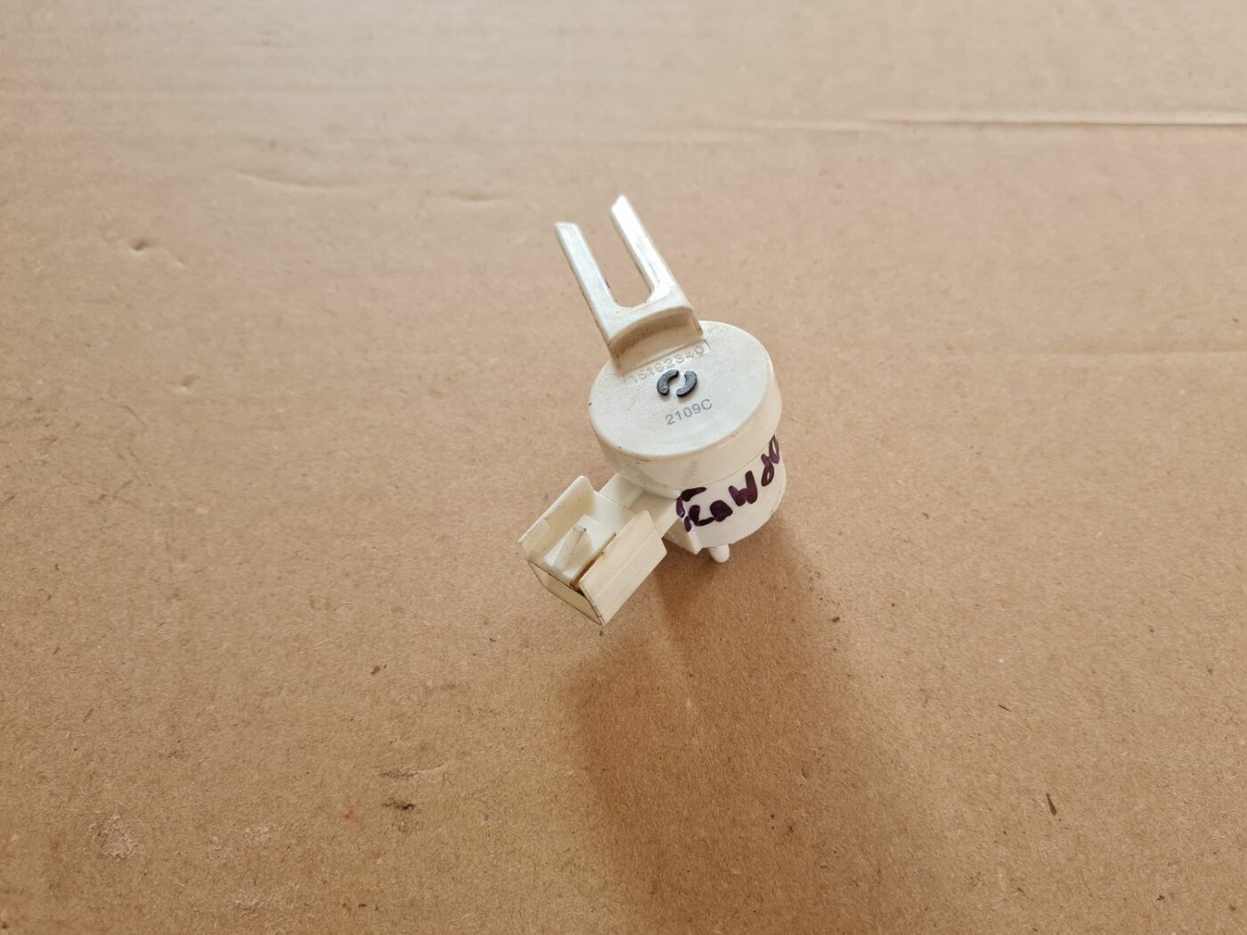 Bremžu signāla slēdzis priekš OPEL ASTRA J 2013 1 Bremžu signāla slēdzis priekš OPEL ASTRA J 2013