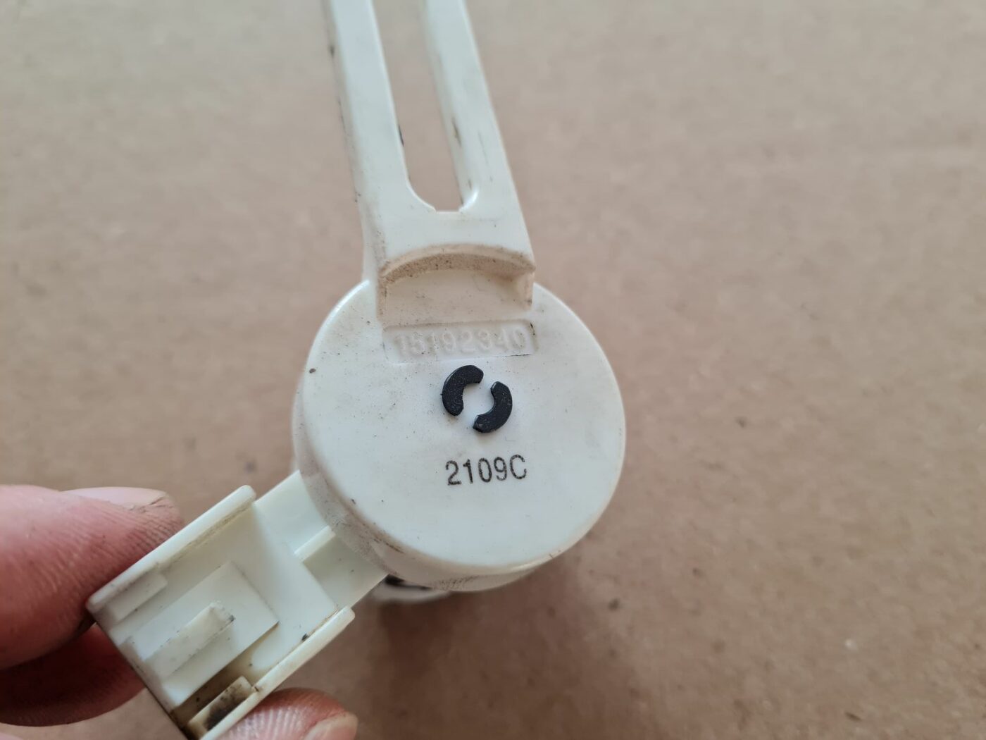 Bremžu signāla slēdzis priekš OPEL ASTRA J 2013 2 Bremžu signāla slēdzis priekš OPEL ASTRA J 2013