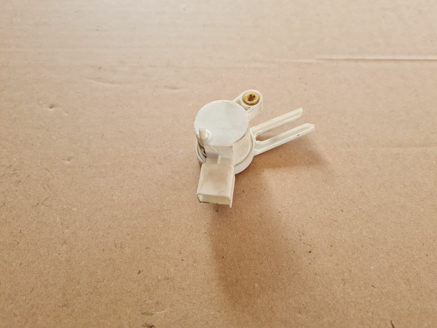 Bremžu signāla slēdzis priekš OPEL ASTRA J 2013 3 Bremžu signāla slēdzis priekš OPEL ASTRA J 2013