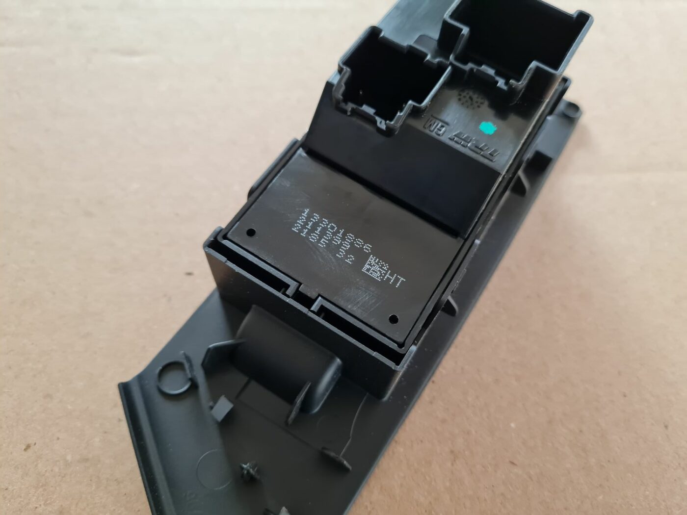 Stikla pacelšanas poga priekš OPEL ASTRA J 2013 3 Stikla pacelšanas poga priekš OPEL ASTRA J 2013