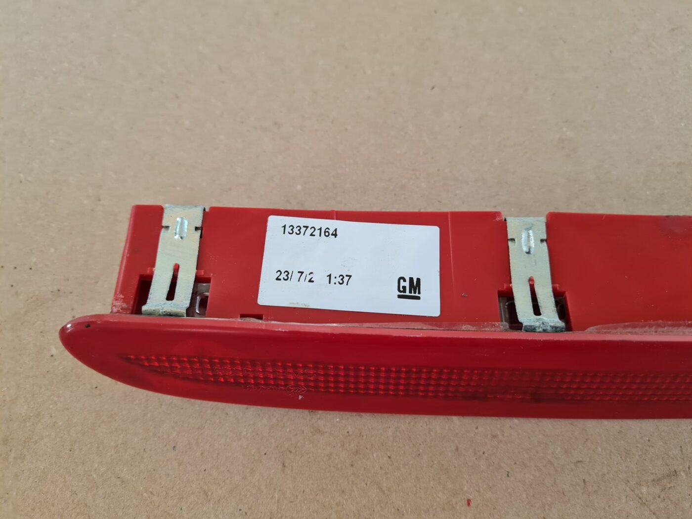 Stop signāls priekš OPEL ASTRA J 2013 2 Stop signāls priekš OPEL ASTRA J 2013