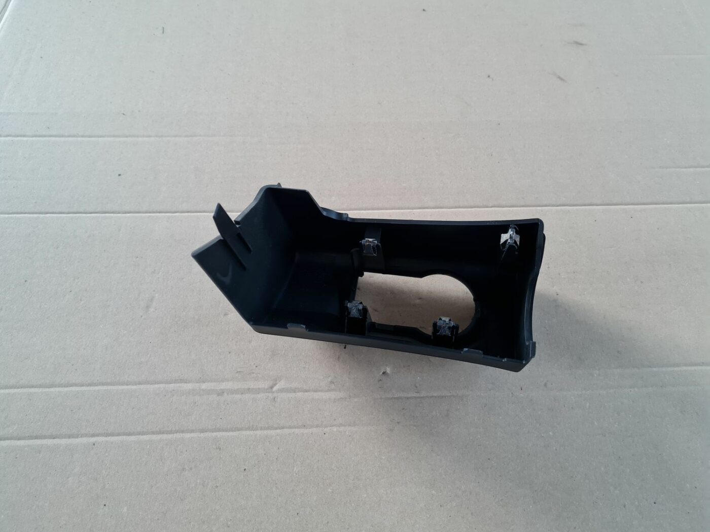 Gaismas slēdža apdare (uz paneļa) priekš OPEL ASTRA J 2013 2 Gaismas slēdža apdare (uz paneļa) priekš OPEL ASTRA J 2013