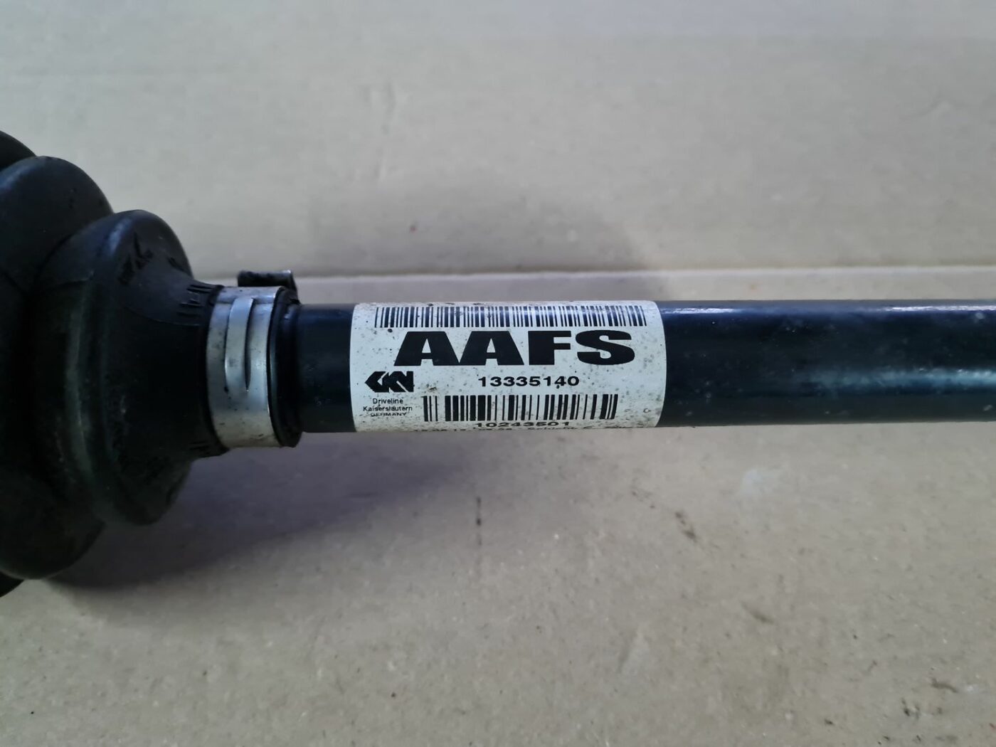 Pusass priekšējā kreisā priekš OPEL ASTRA J 2013 2 Pusass priekšējā kreisā priekš OPEL ASTRA J 2013