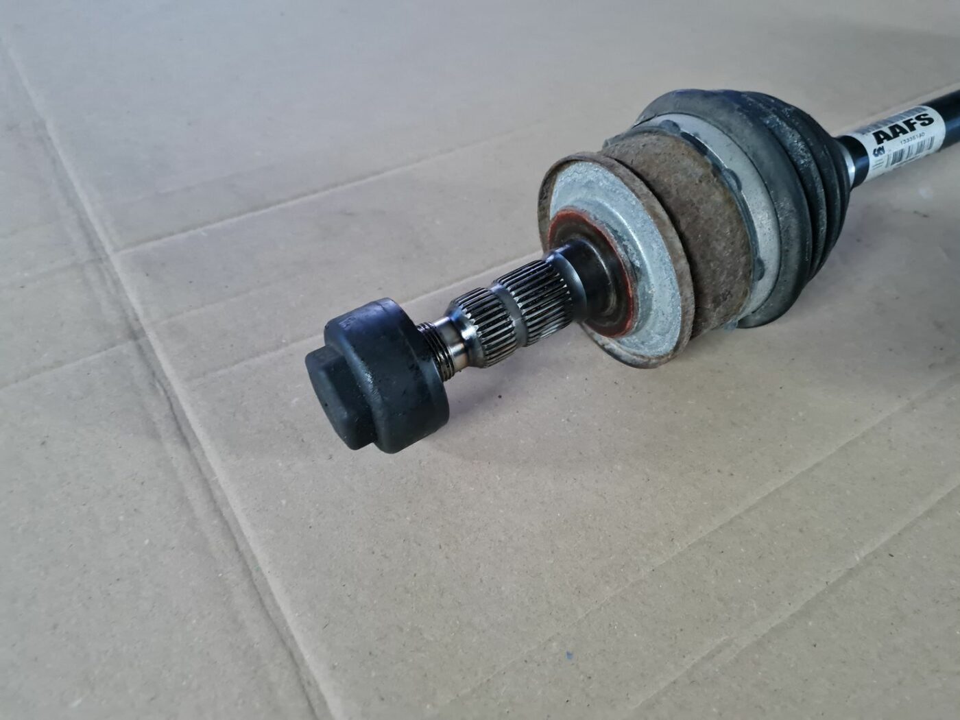 Pusass priekšējā kreisā priekš OPEL ASTRA J 2013 4 Pusass priekšējā kreisā priekš OPEL ASTRA J 2013