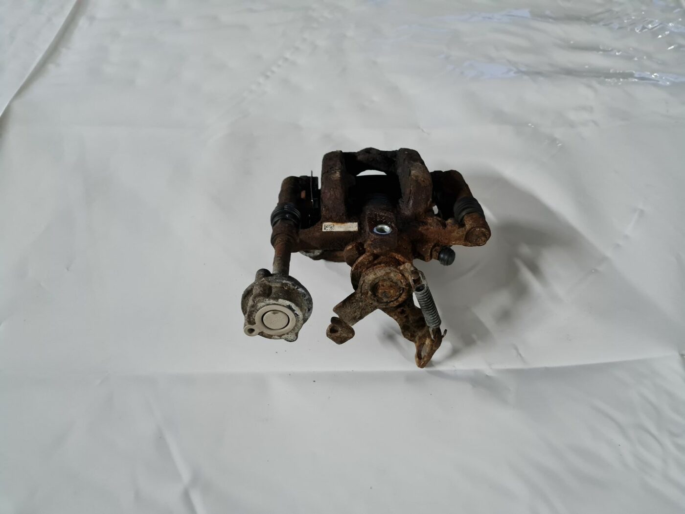 Aizmugurējais kreisais suports priekš OPEL ASTRA J 2013 1 Aizmugurējais kreisais suports priekš OPEL ASTRA J 2013