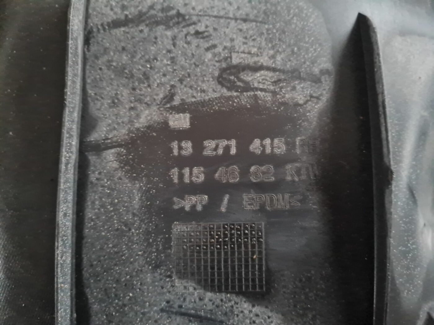 Aizmugurējais labais paspārns priekš OPEL ASTRA J 2013 2 Aizmugurējais labais paspārns priekš OPEL ASTRA J 2013