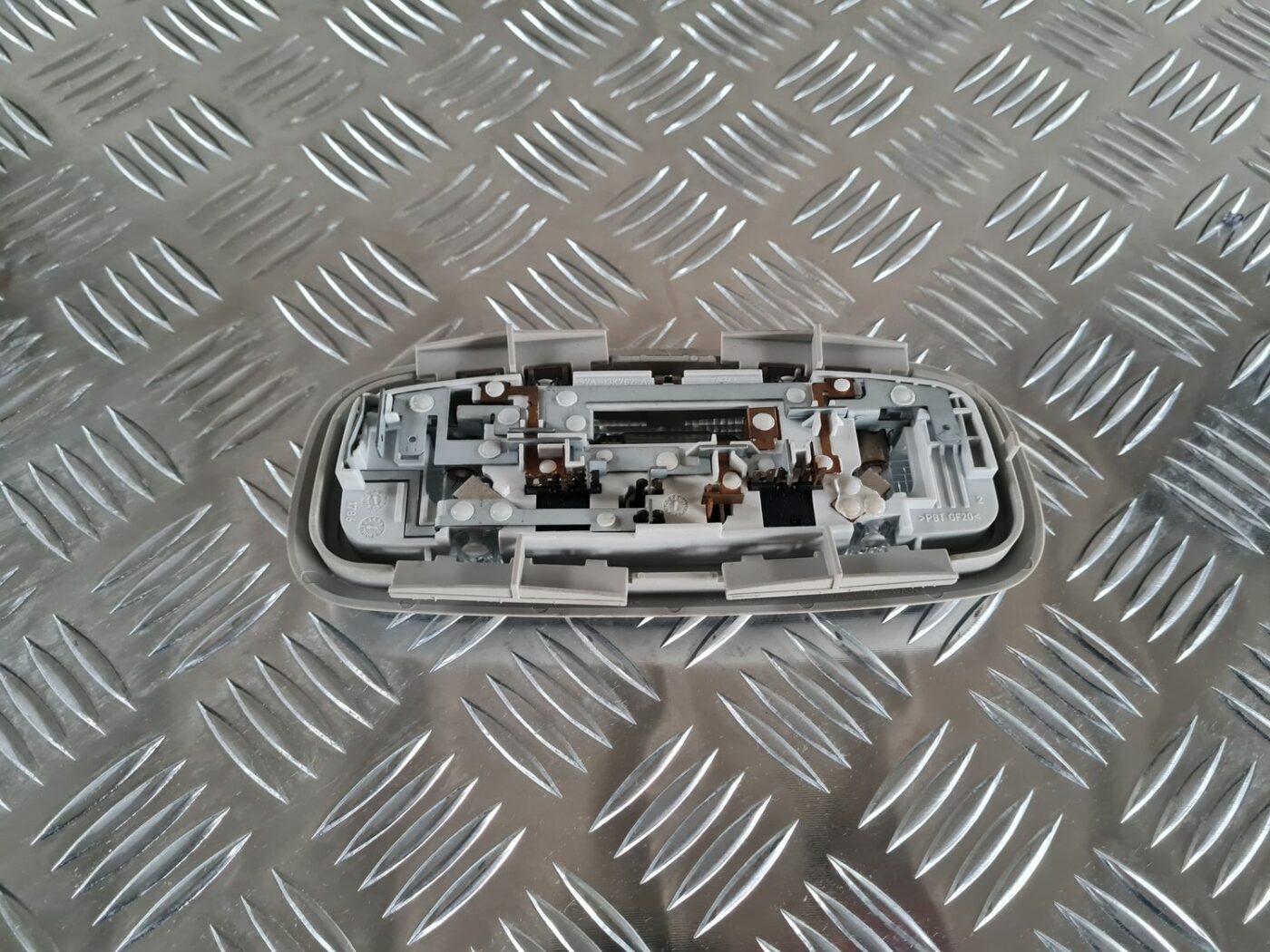 Priekšējo sēdvietu apgaismojums priekš FORD FOCUS C-MAX 2004