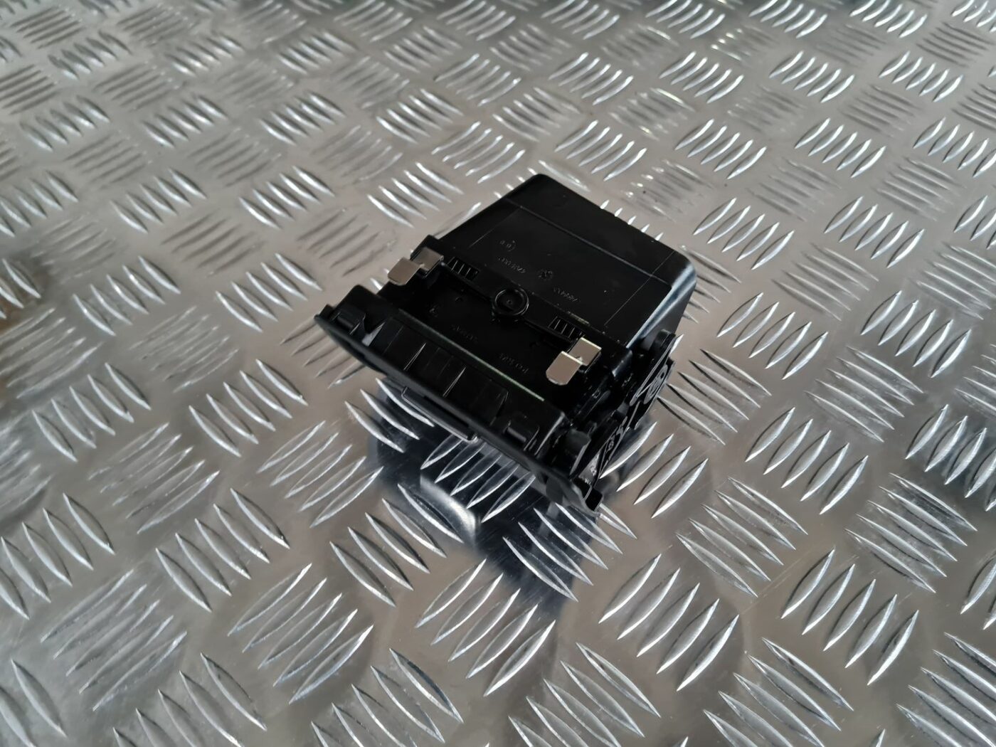 Mērinstrumentu paneļa gaisa vads, pa kreisi priekš FORD FOCUS C-MAX 2004