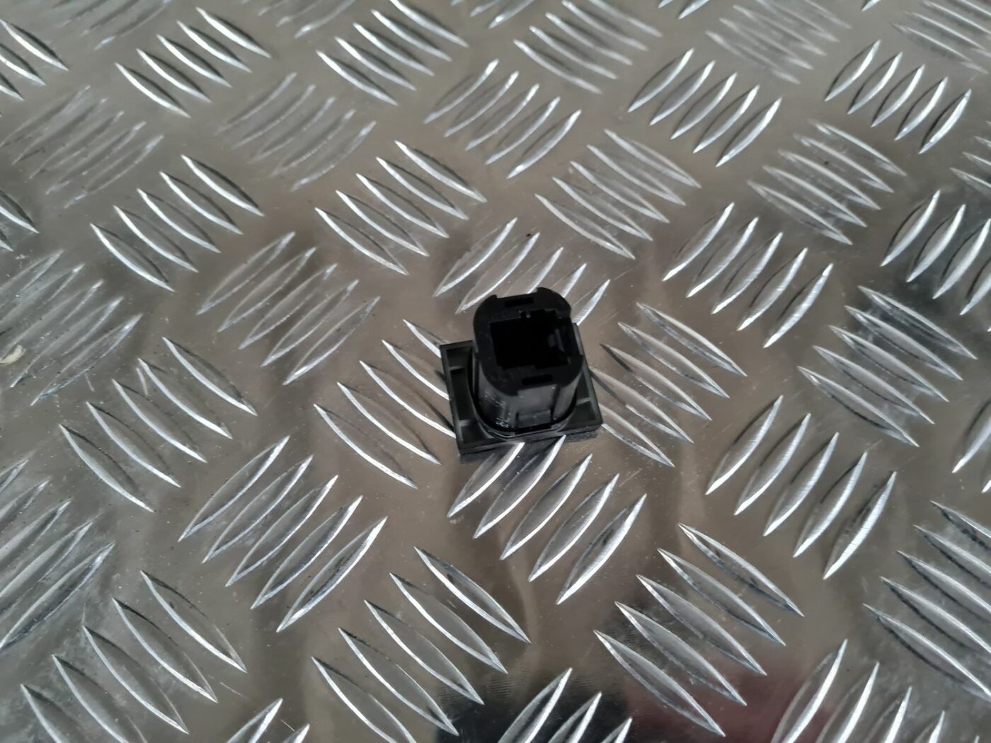 Aizmugurējā stikla apsildes ieslēgšanas poga priekš FORD FOCUS C-MAX 2004 2 Aizmugurējā stikla apsildes ieslēgšanas poga priekš FORD FOCUS C-MAX 2004