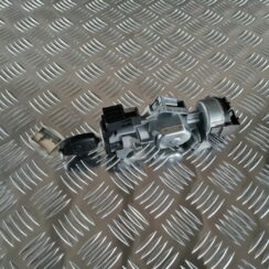 Aizdedzes slēdzene priekš FORD FOCUS C-MAX 2004