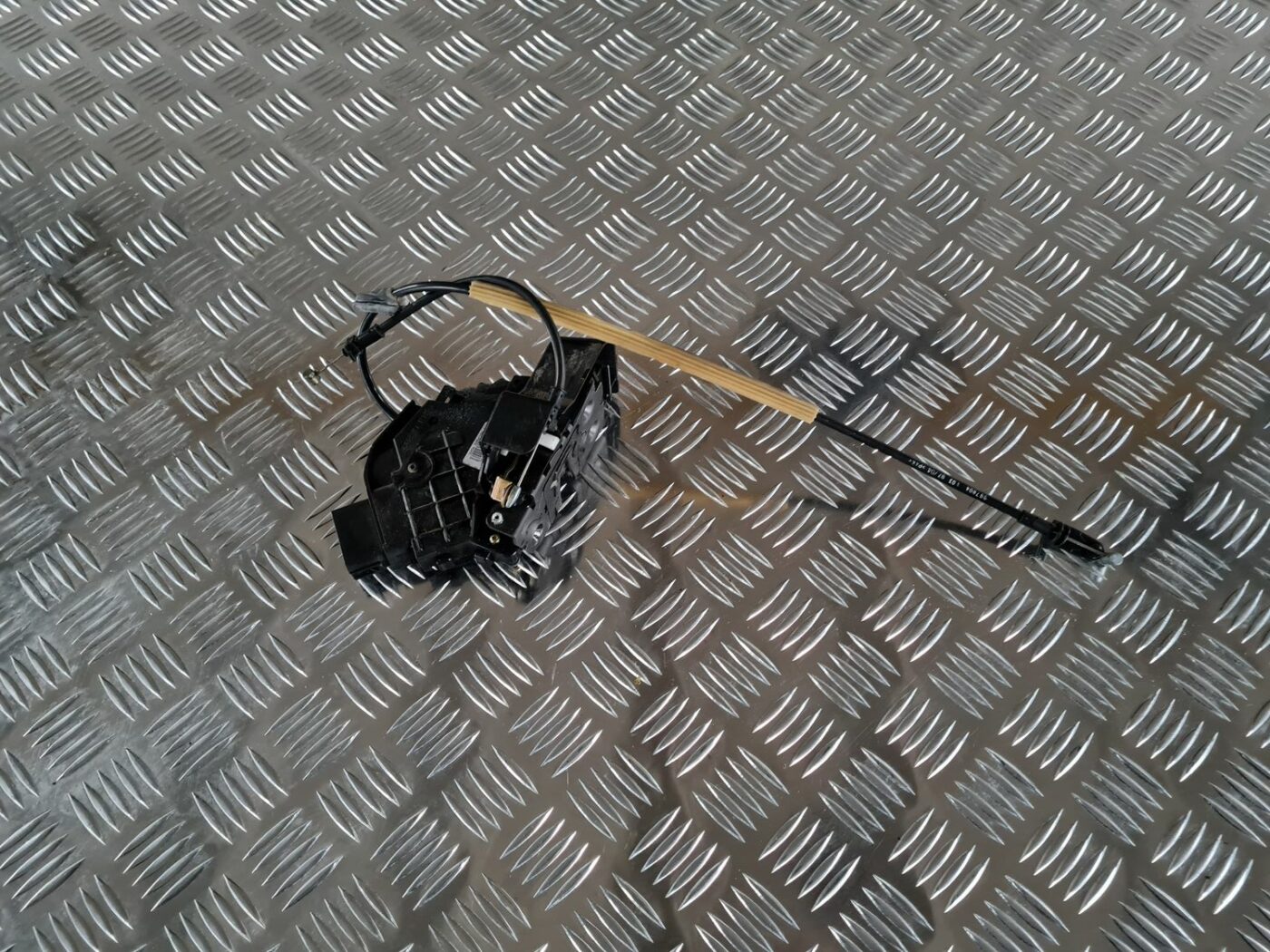 Aizmugurējo kreiso durvju slēdzene priekš FORD FOCUS C-MAX 2004