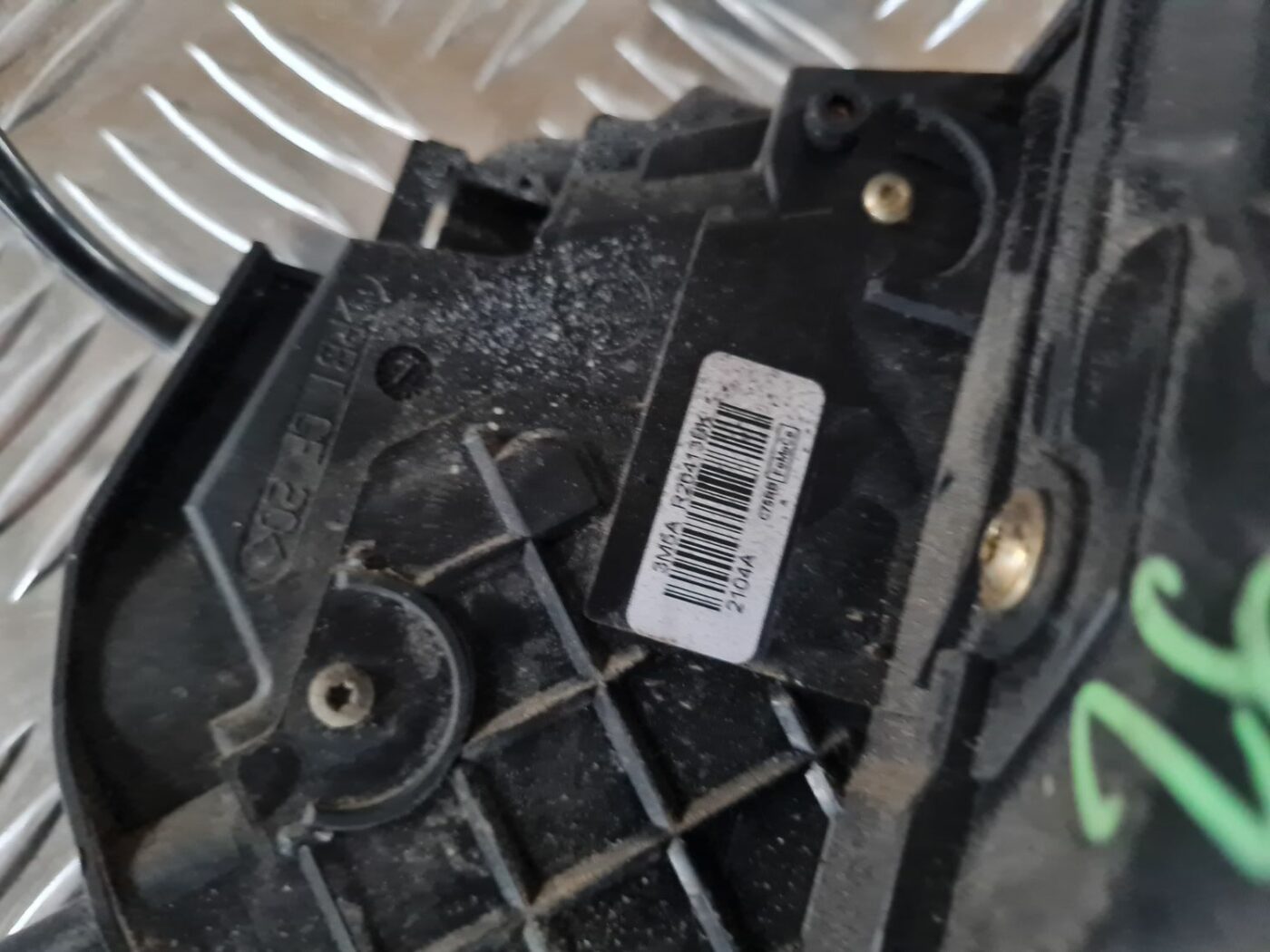 Aizmugurējo kreiso durvju slēdzene priekš FORD FOCUS C-MAX 2004