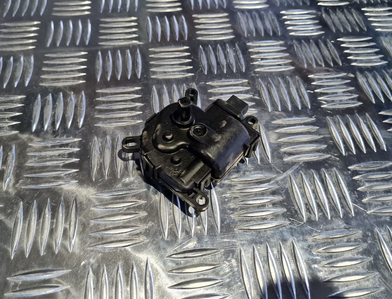 Apsildes sistēmas aktuators priekš FORD FOCUS C-MAX 2004