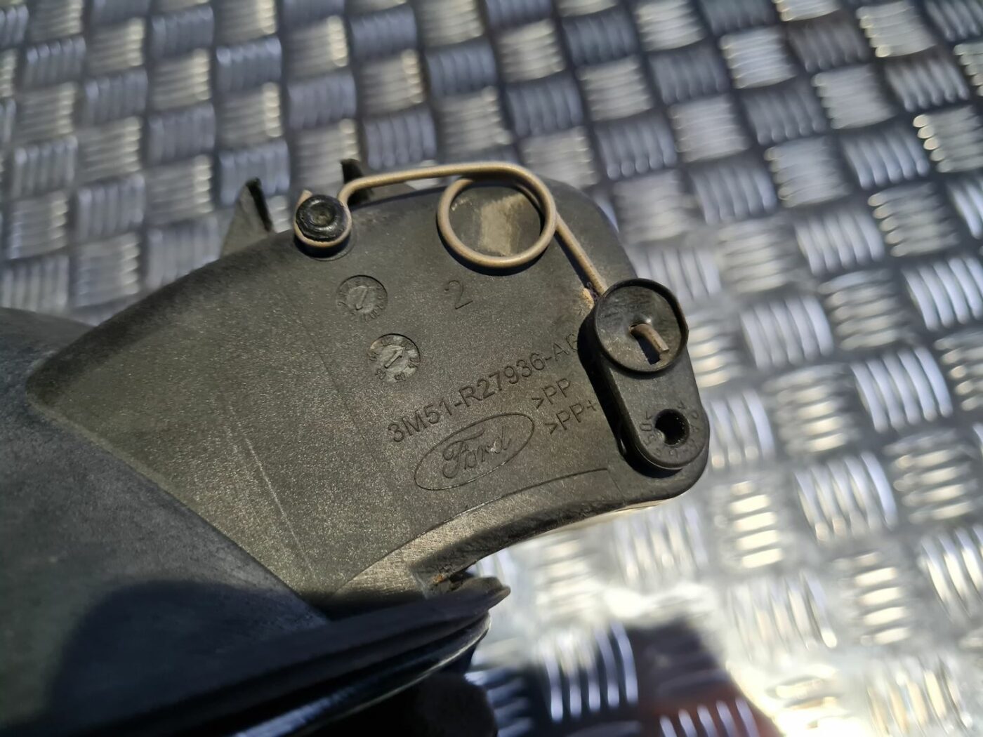 Degvielas tvertnes vāks priekš FORD FOCUS C-MAX 2004