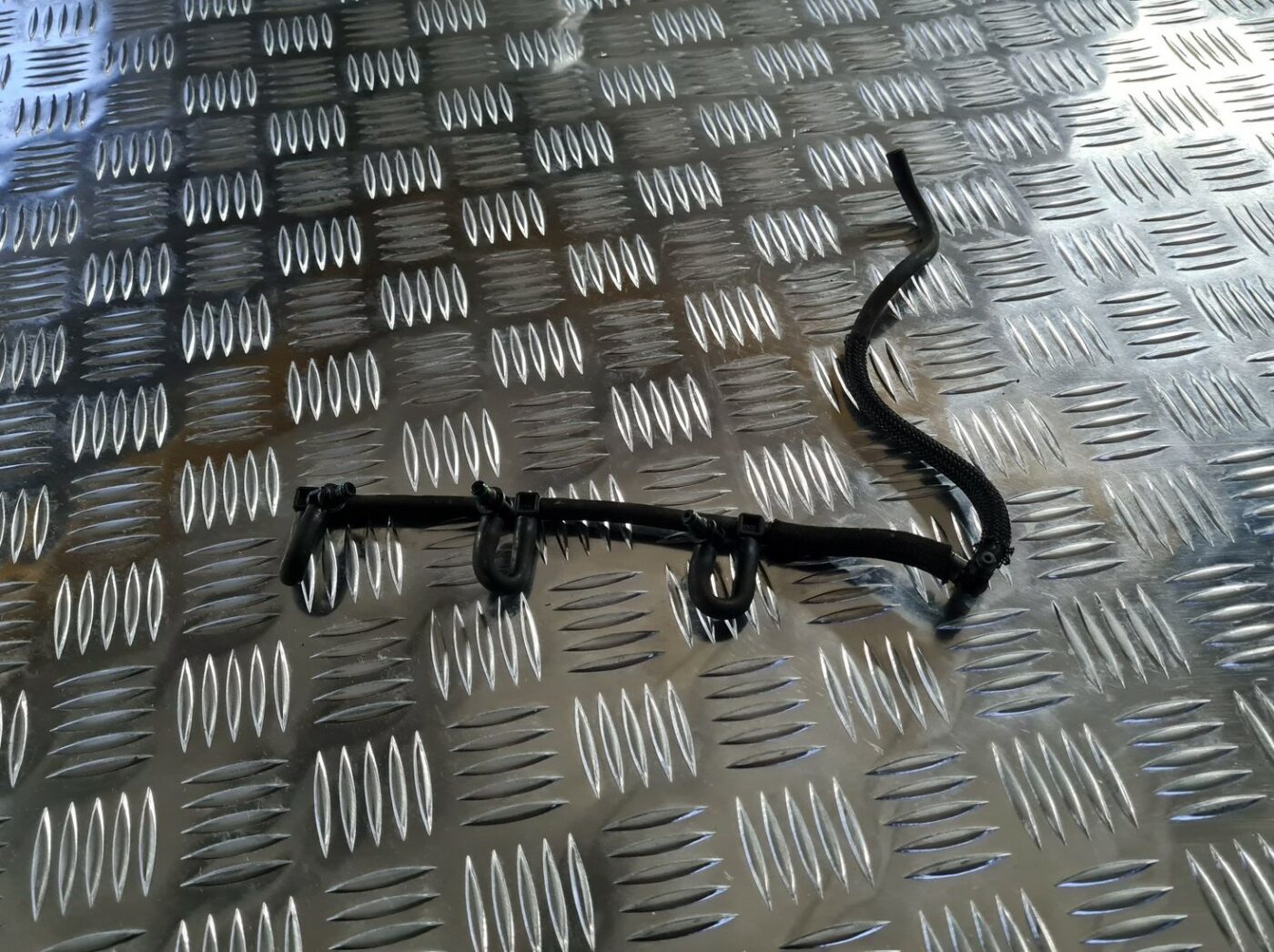 Degvielas atgriešanas caurule priekš FORD FOCUS C-MAX 2004 1 Degvielas atgriešanas caurule priekš FORD FOCUS C-MAX 2004