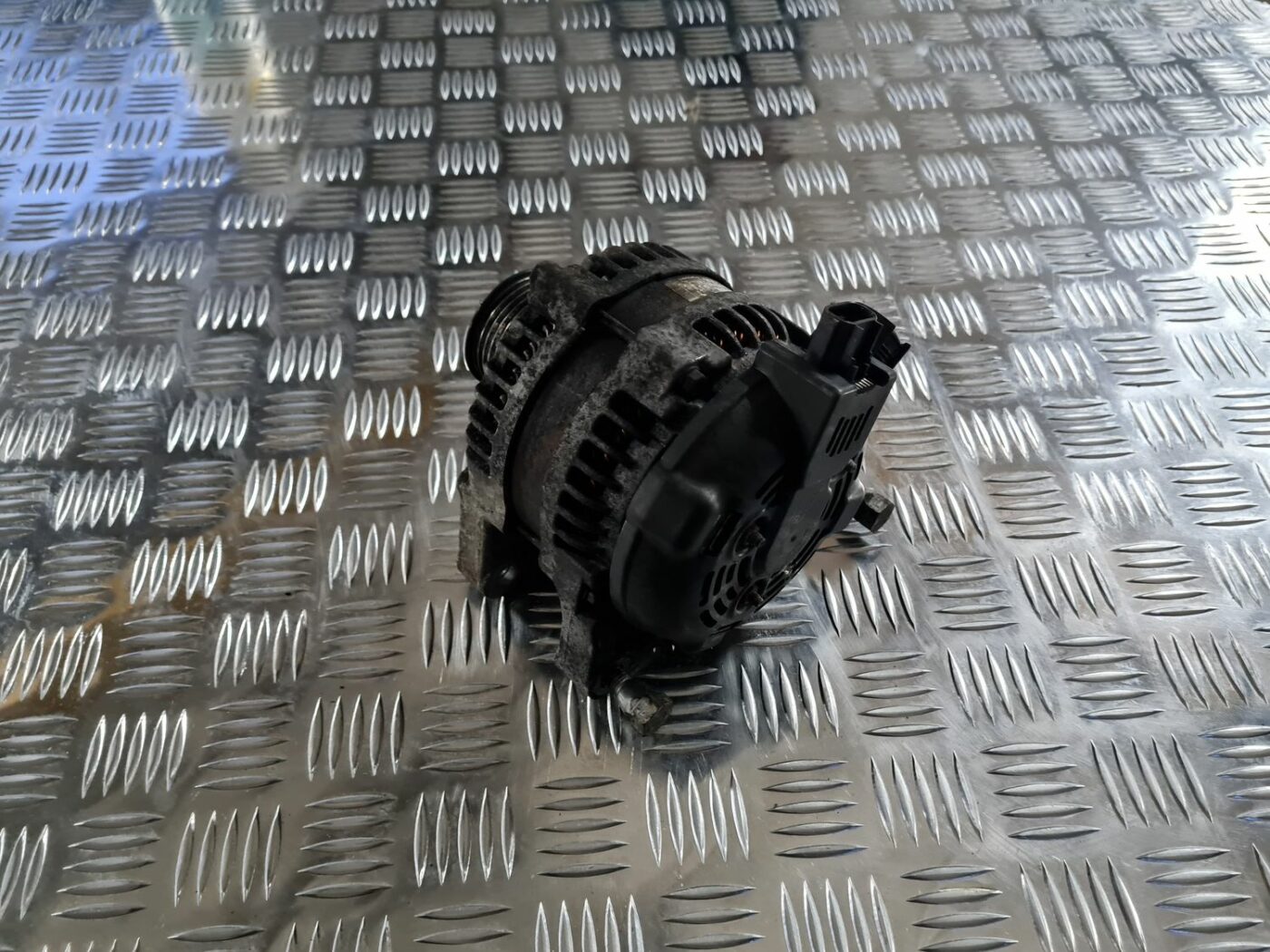 Ģenerators priekš FORD FOCUS C-MAX 2004