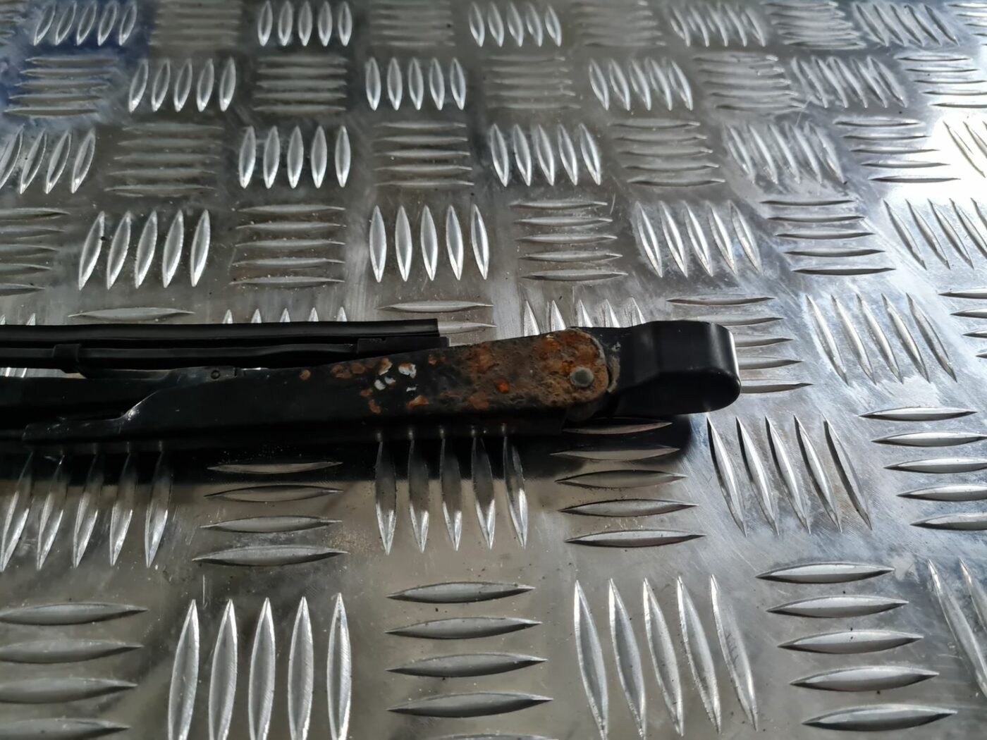 Aizmugurējā loga tīrītāja slotiņa priekš FORD FOCUS C-MAX 2004