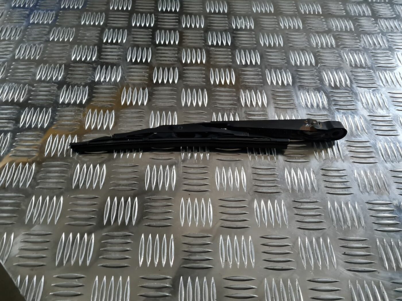 Aizmugurējā loga tīrītāja slotiņa priekš FORD FOCUS C-MAX 2004