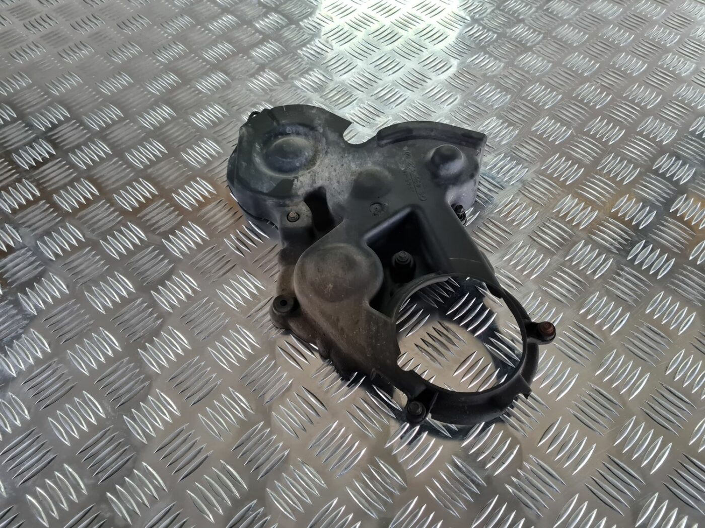 Zobsīksnas aizsargs priekš FORD FOCUS C-MAX 2004 1 Zobsīksnas aizsargs priekš FORD FOCUS C-MAX 2004