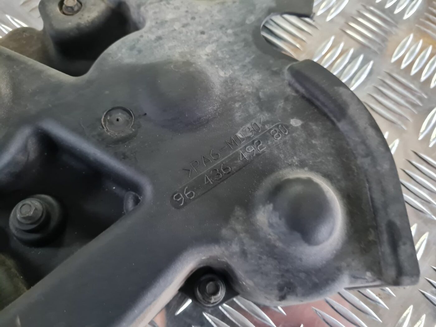 Zobsīksnas aizsargs priekš FORD FOCUS C-MAX 2004 2 Zobsīksnas aizsargs priekš FORD FOCUS C-MAX 2004