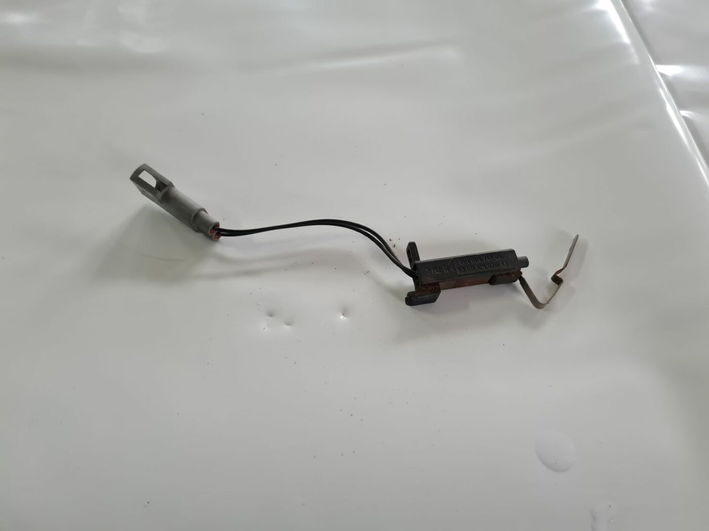 Temperatūras devejs priekš FORD FOCUS C-MAX 2004 1 Temperatūras devejs priekš FORD FOCUS C-MAX 2004