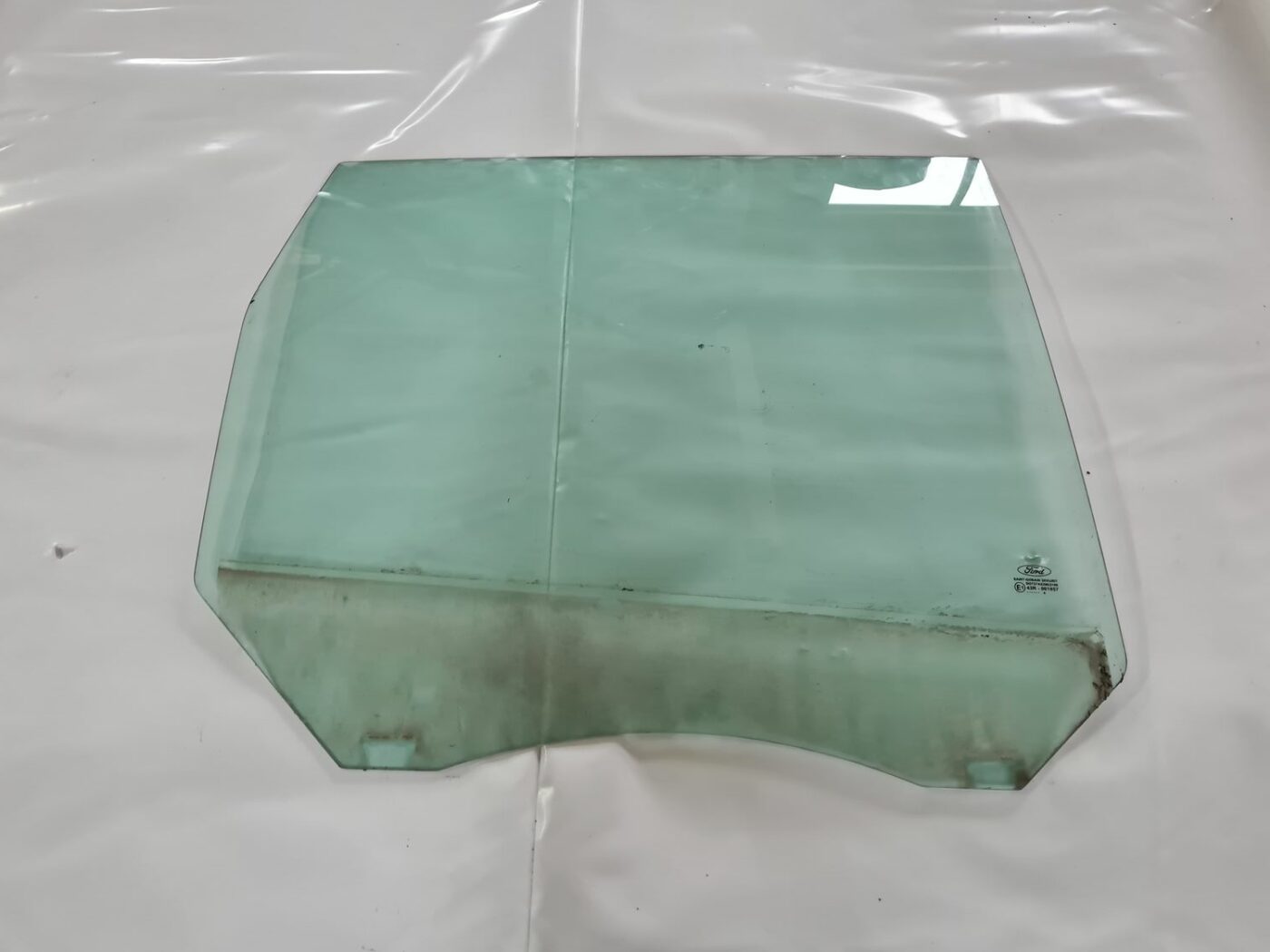 Aizmugurējo labo durvju stikls priekš FORD FOCUS C-MAX 2004 1 Aizmugurējo labo durvju stikls priekš FORD FOCUS C-MAX 2004