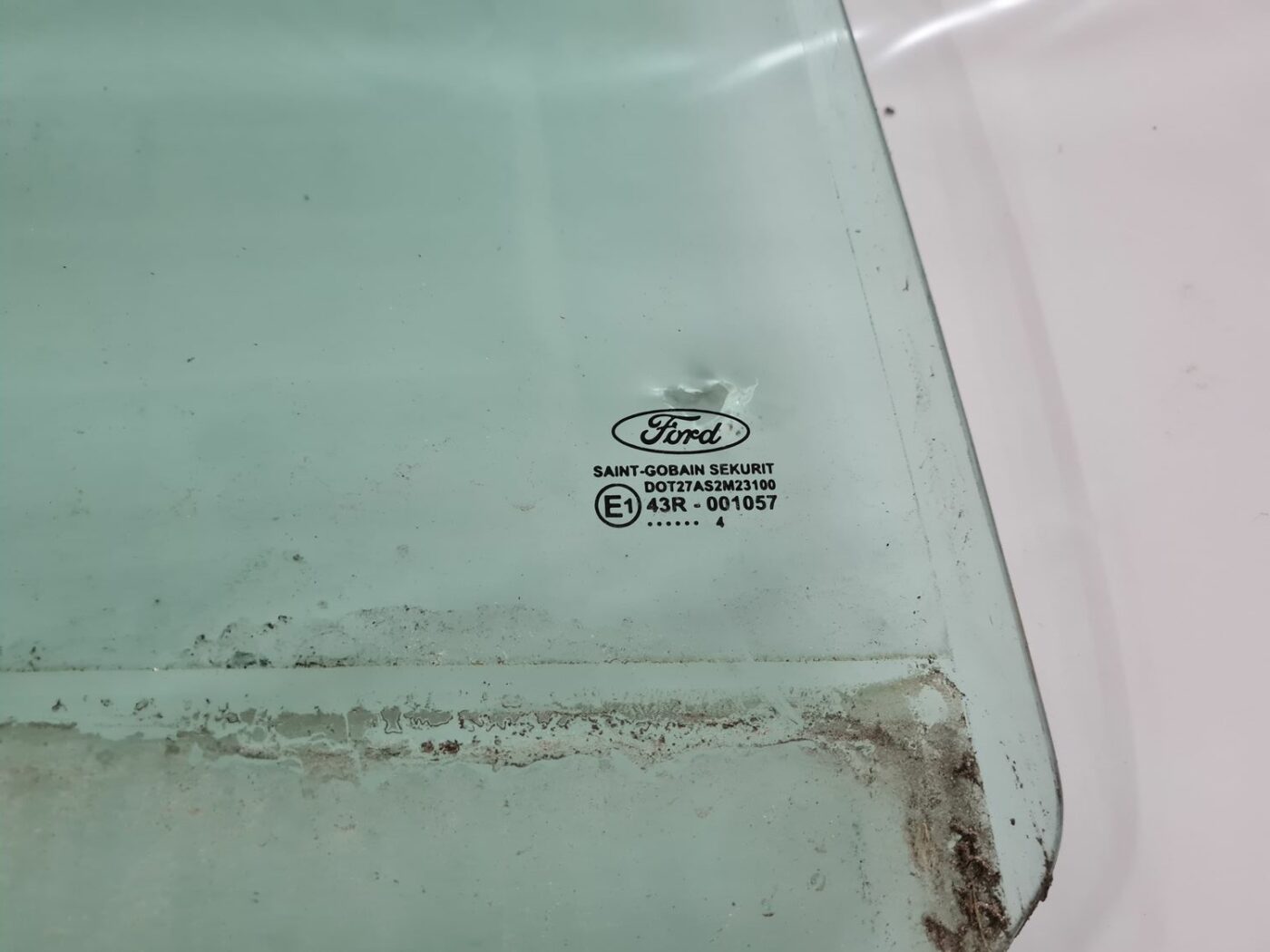 Aizmugurējo labo durvju stikls priekš FORD FOCUS C-MAX 2004 2 Aizmugurējo labo durvju stikls priekš FORD FOCUS C-MAX 2004