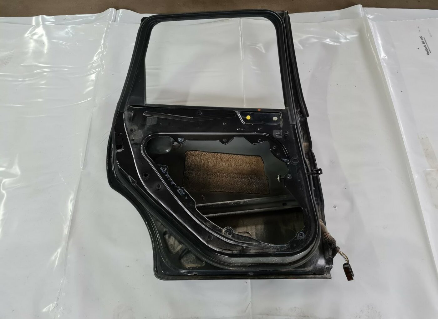 Aizmugurējās kreisās durvis priekš FORD FOCUS C-MAX 2004