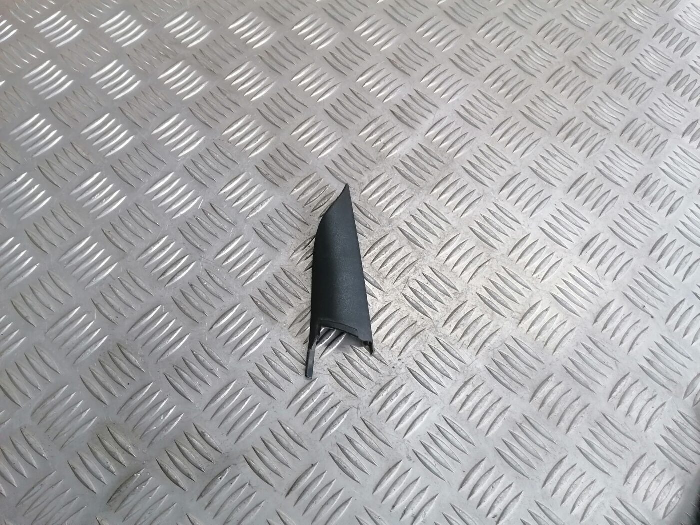 Durvju spoguļa apdares uzlika salonā (bez skaļruņa) priekš AUDI A4 2008 AVANT