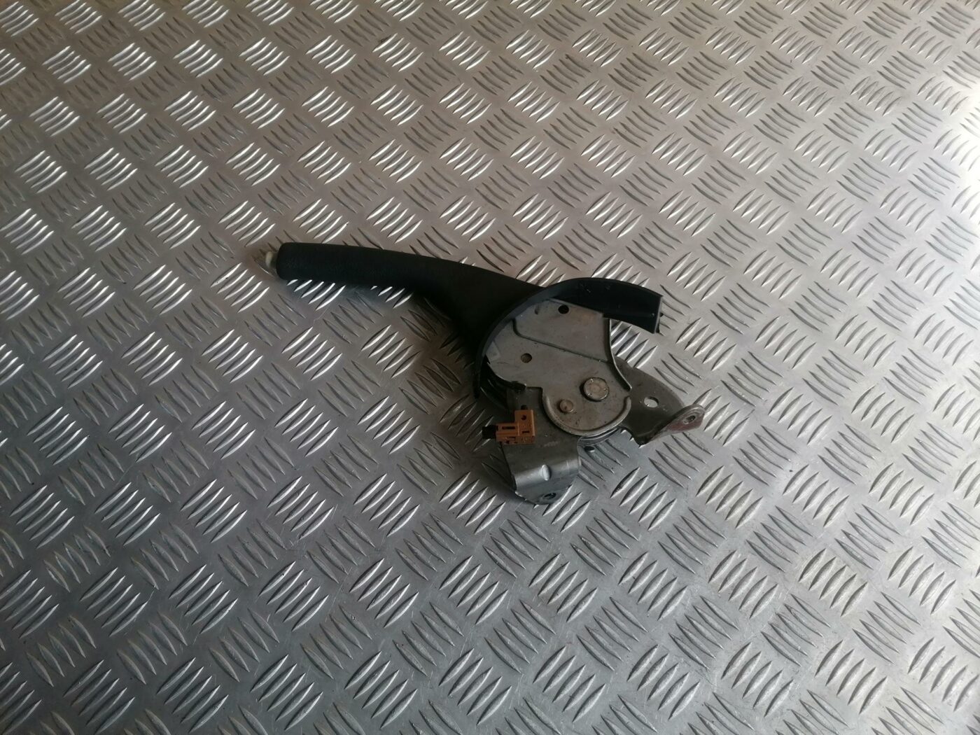 Stāvbremzes svira priekš TOYOTA AVENSIS 2007