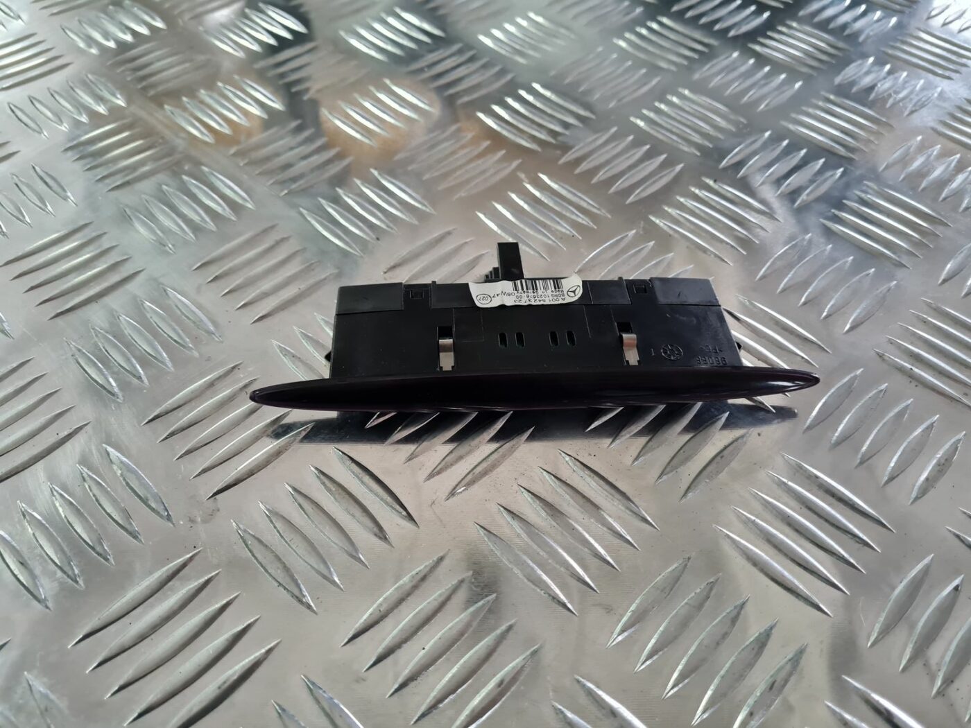 Parkošanās sensoru displejs priekš MERCEDES BENZ ML320 2006 SILVER 1 Parkošanās sensoru displejs priekš MERCEDES BENZ ML320 2006 SILVER