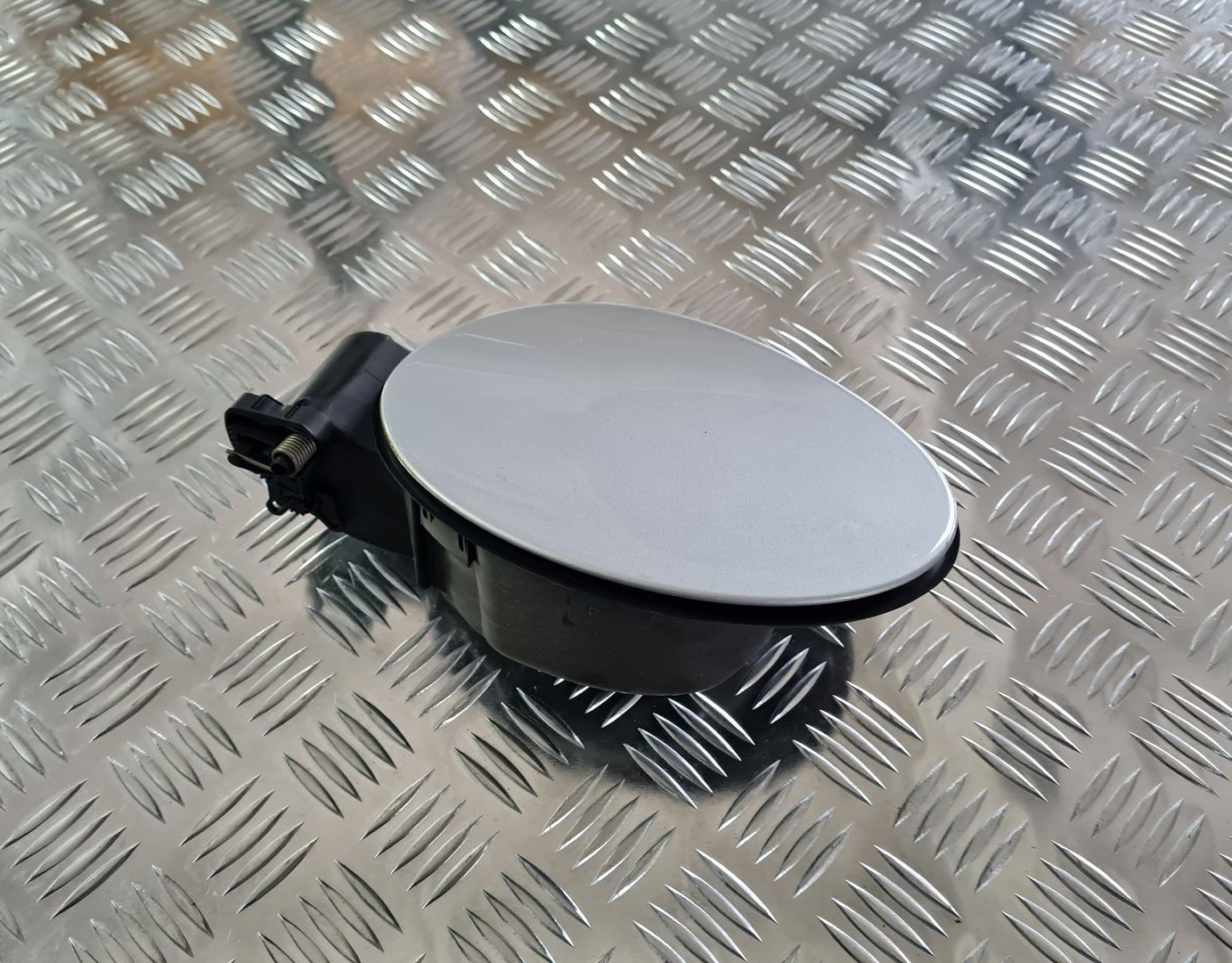 Degvielas tvertnes vāks priekš MERCEDES BENZ ML320 2006 SILVER