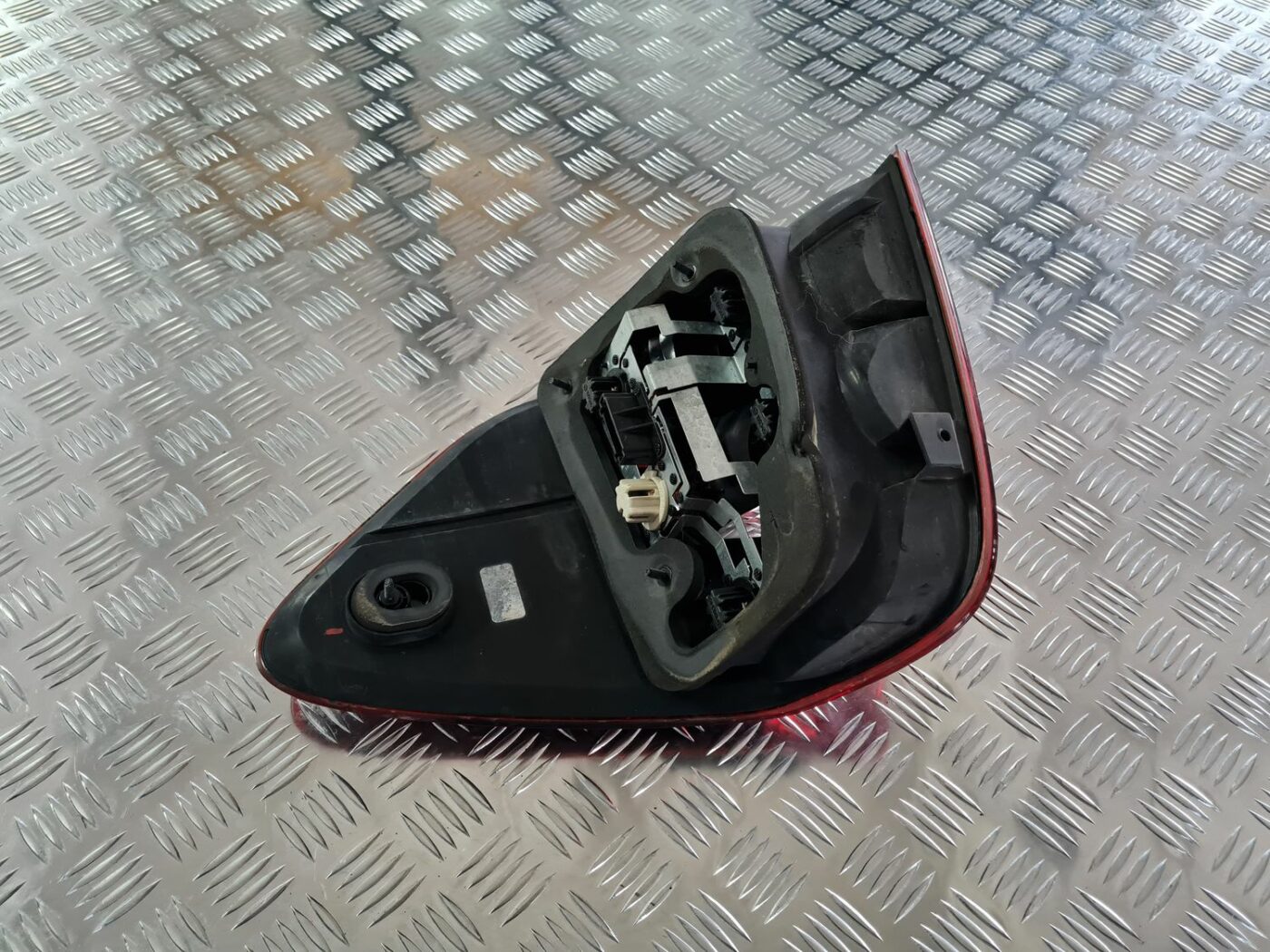 Aizmugurējais kreisais lukturis priekš MERCEDES BENZ ML320 2006 SILVER