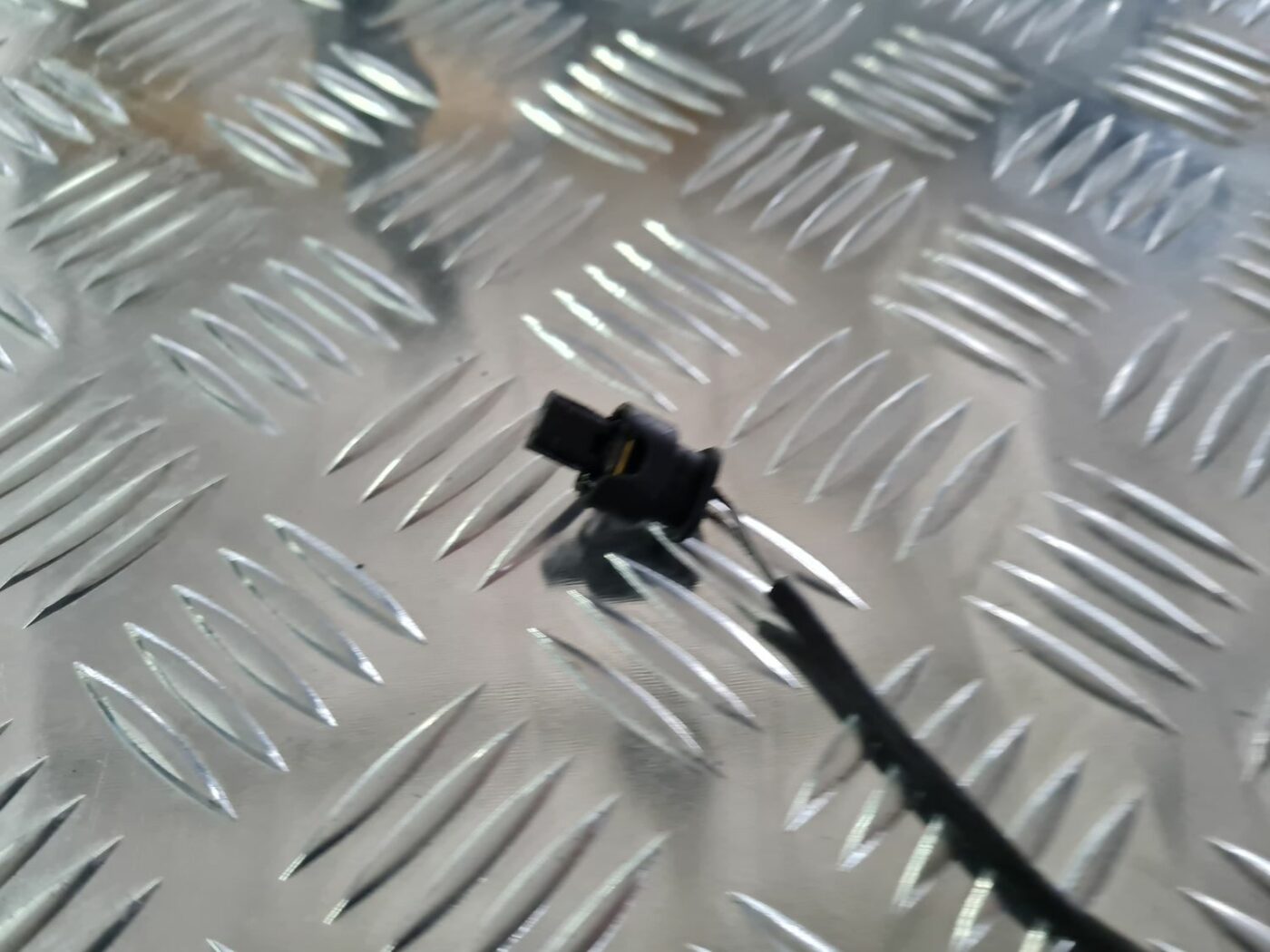 Izplūdes gāzu temperatūras devējs priekš MERCEDES BENZ ML320 2006 SILVER 3 Izplūdes gāzu temperatūras devējs priekš MERCEDES BENZ ML320 2006 SILVER