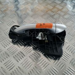 Aizmugurējais kreisais durvju rokturis priekš MERCEDES BENZ ML320 2006 SILVER