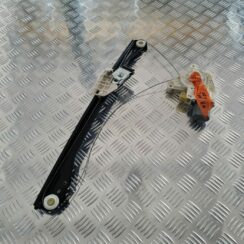 Stikla pacelšanas mehānisms aizmugurējais labais priekš MERCEDES BENZ ML320 2006 SILVER