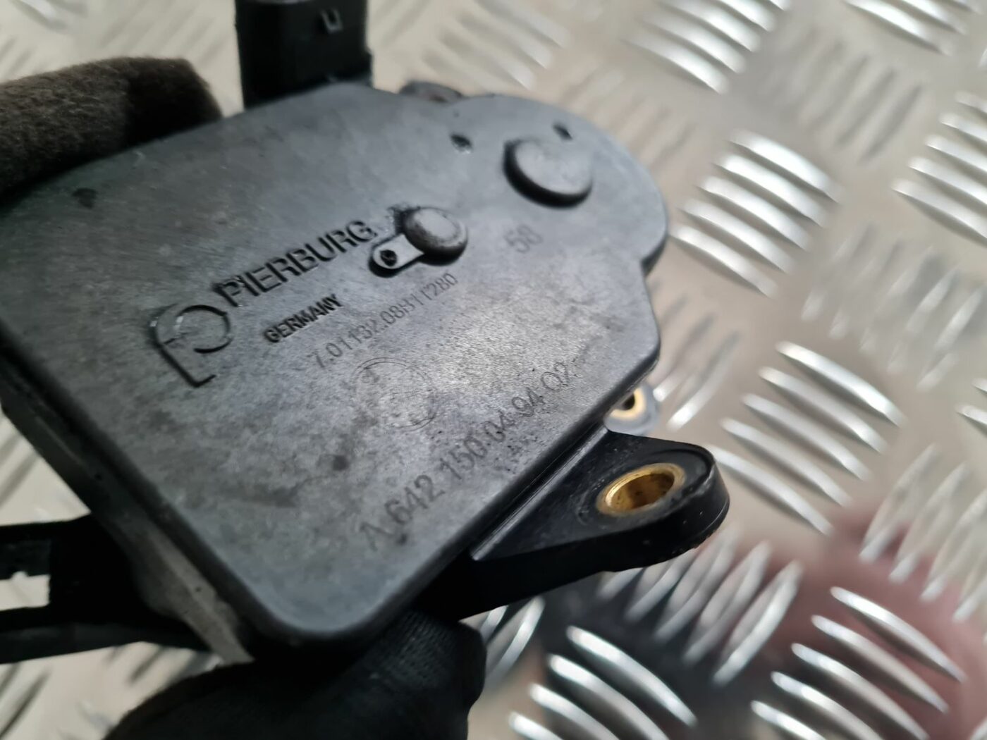 Droseļvārsta devējs priekš MERCEDES BENZ ML320 2006 SILVER 3 Droseļvārsta devējs priekš MERCEDES BENZ ML320 2006 SILVER