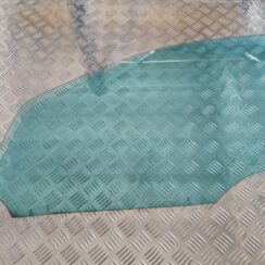 Priekšējo kreiso durvju stikls priekš MERCEDES BENZ ML320 2006 SILVER