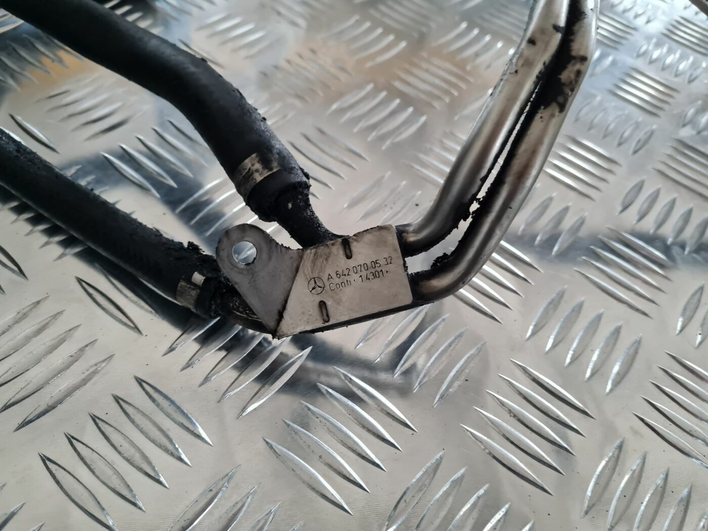 Degvielas caurule priekš MERCEDES BENZ ML320 2006 SILVER 2 Degvielas caurule priekš MERCEDES BENZ ML320 2006 SILVER