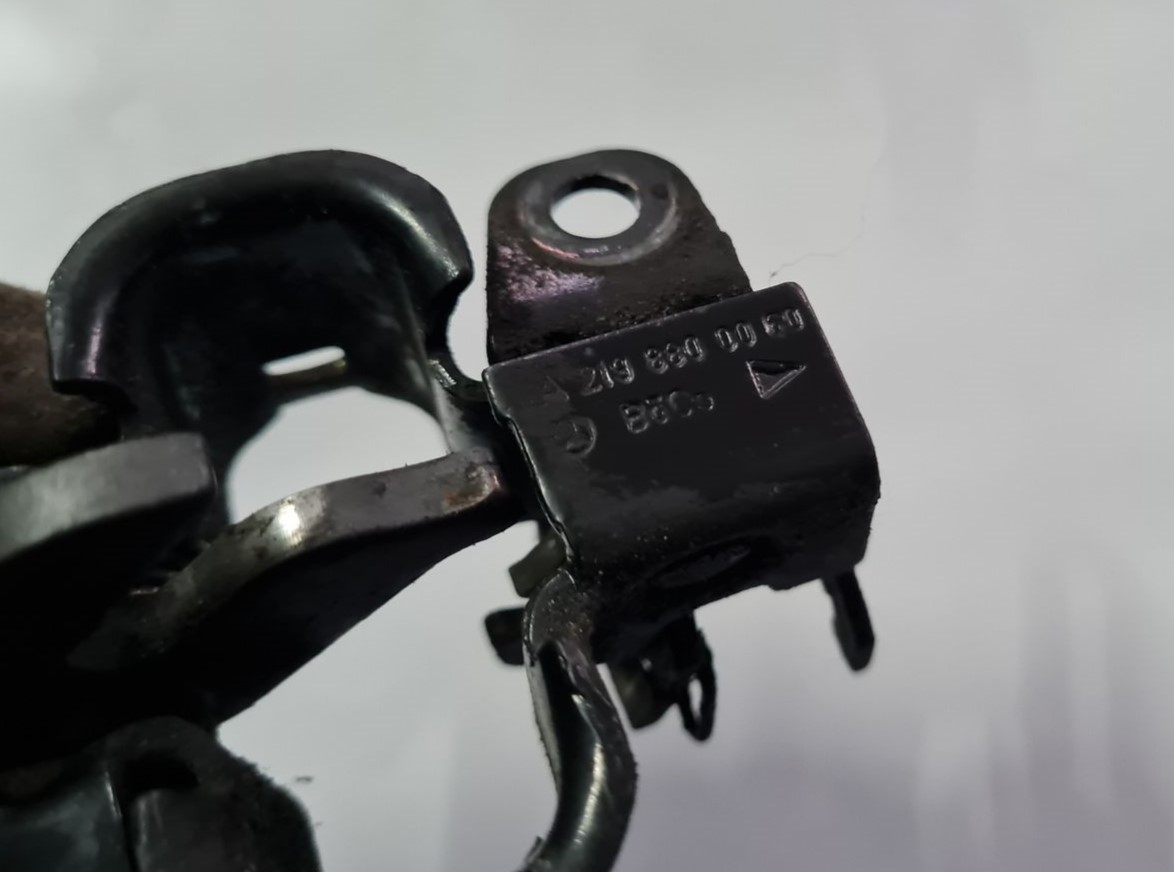 Pārsega slēdzene priekš MERCEDES BENZ ML320 2006 SILVER 3 Pārsega slēdzene priekš MERCEDES BENZ ML320 2006 SILVER