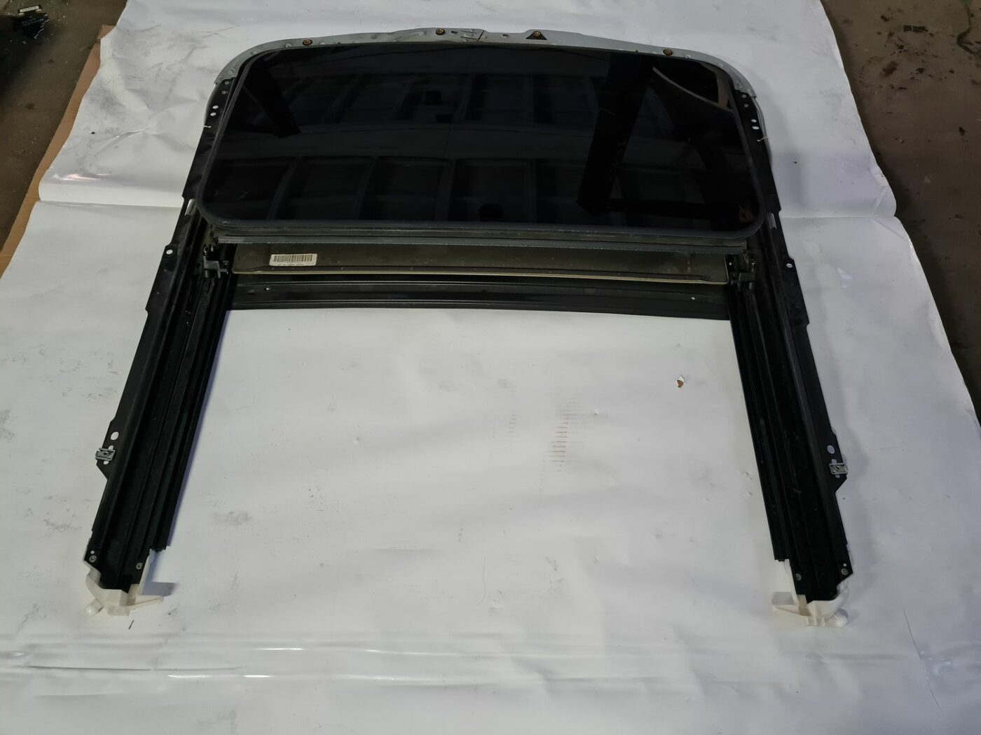 Lūka priekš MERCEDES BENZ ML320 2006 SILVER 2 Lūka priekš MERCEDES BENZ ML320 2006 SILVER