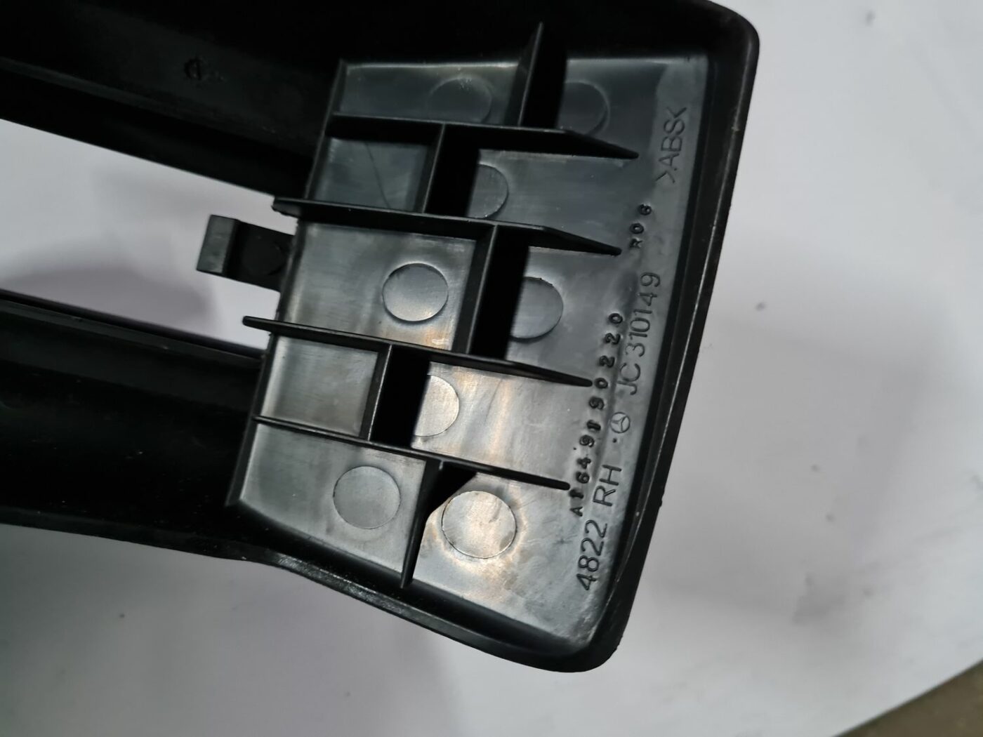 Priekšējā labā sēdekļa sliežu apdare priekš MERCEDES BENZ ML320 2006 SILVER