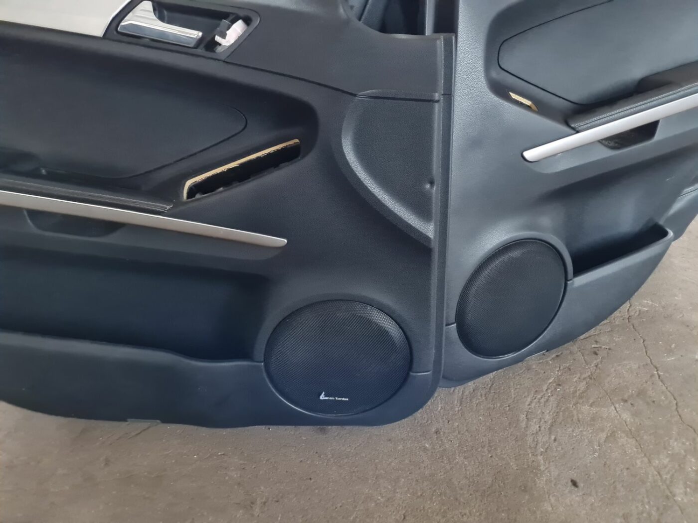 Sēdekļu komplekts priekš MERCEDES BENZ ML320 2006 SILVER 3 Sēdekļu komplekts priekš MERCEDES BENZ ML320 2006 SILVER