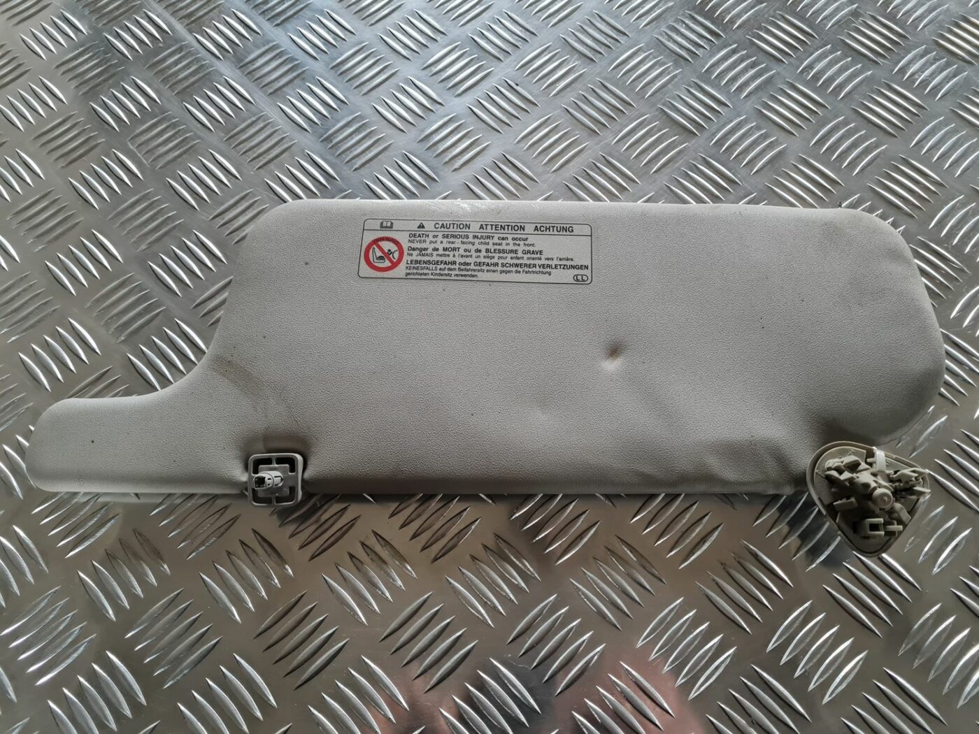 Saules aizsargs priekš TOYOTA COROLLA VERSO 2003 3 Saules aizsargs priekš TOYOTA COROLLA VERSO 2003