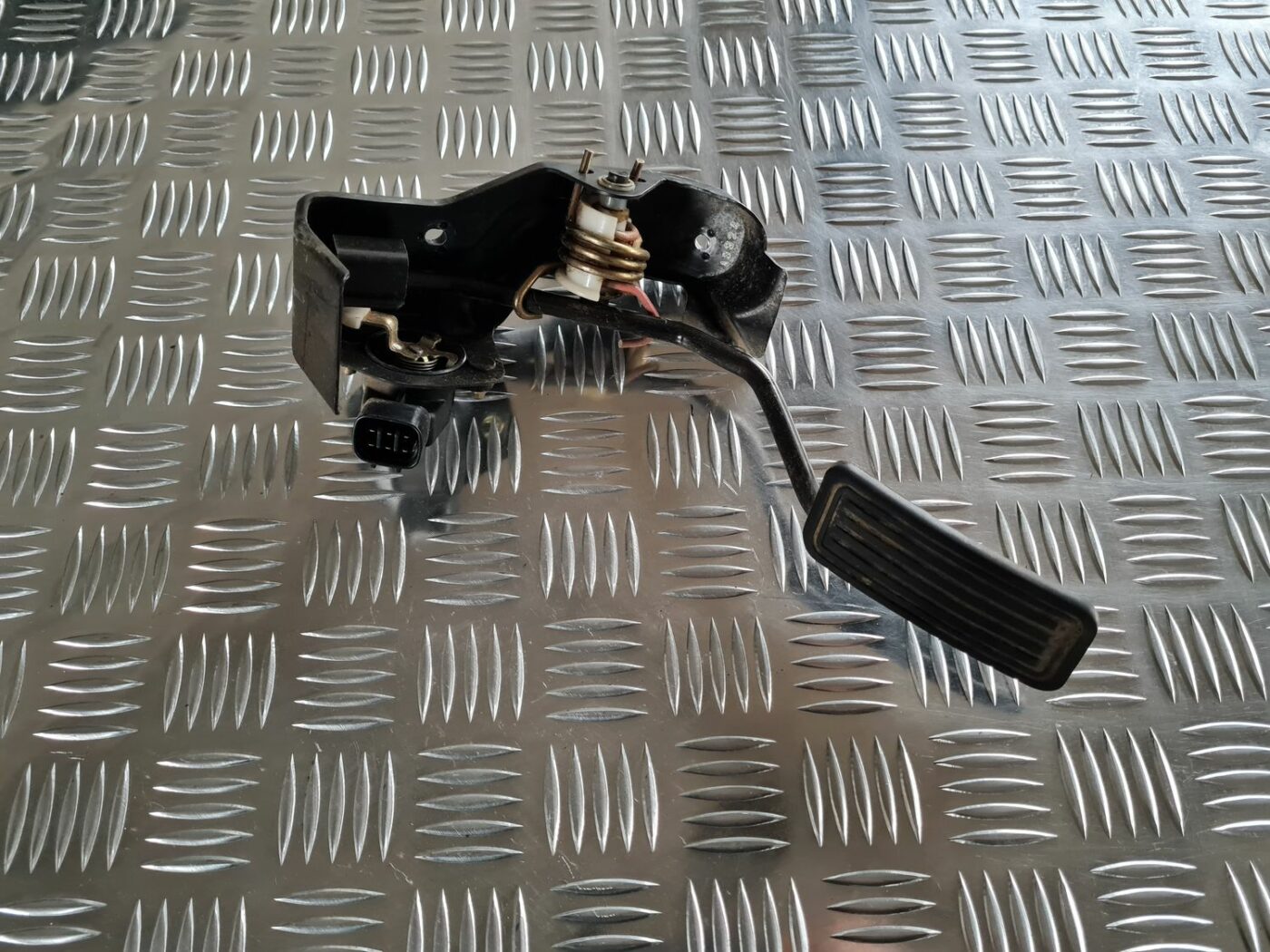 Gāzes pedālis priekš TOYOTA COROLLA VERSO 2003 1 Gāzes pedālis priekš TOYOTA COROLLA VERSO 2003