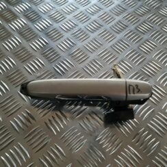 Aizmugurējāis labais durvju rokturis priekš TOYOTA COROLLA VERSO 2003