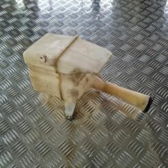 Mazgātāja šķidruma tvertne priekš TOYOTA COROLLA VERSO 2003