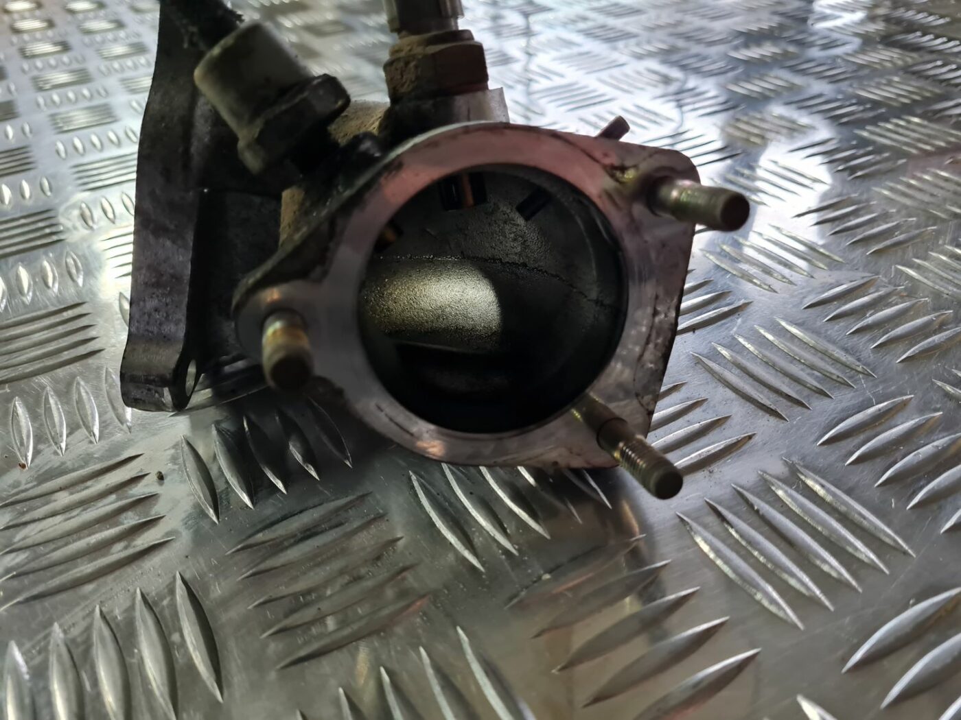 Droseļvārsta gaisa vads priekš TOYOTA COROLLA VERSO 2003 2 Droseļvārsta gaisa vads priekš TOYOTA COROLLA VERSO 2003