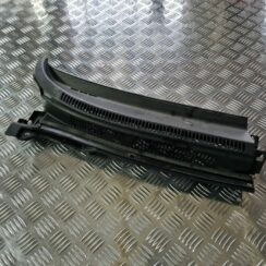 Vējstikla uzlikas (deflektora) režģis priekš TOYOTA COROLLA VERSO 2003