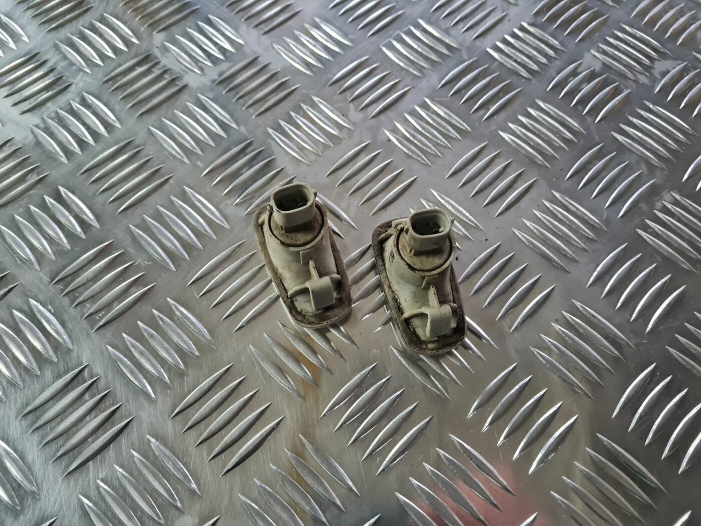 Pagrieziena signala lukturis priekš TOYOTA COROLLA VERSO 2003 2 Pagrieziena signala lukturis priekš TOYOTA COROLLA VERSO 2003